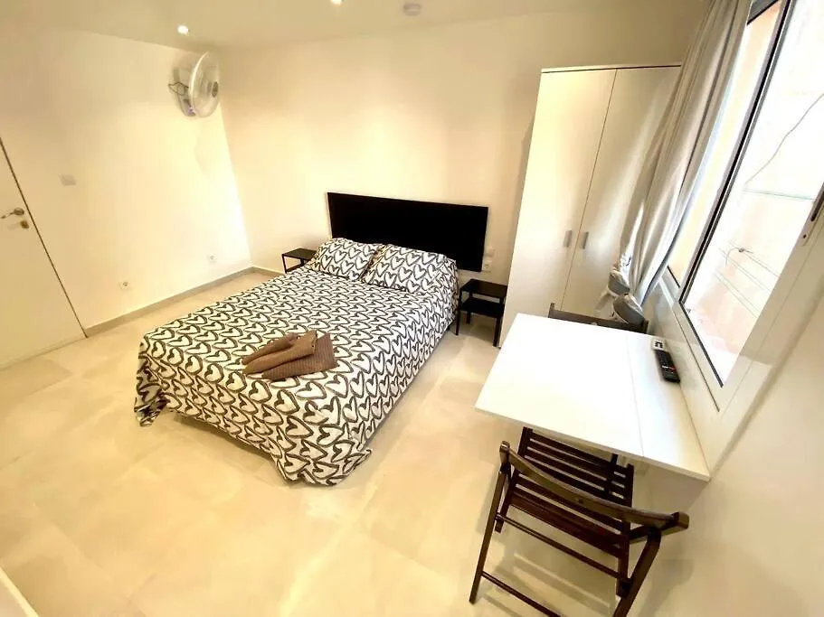 Appartamento Apartamentos Con Bano Privado Frente Al Metro L5 Barcelona-Hospitalet L'Hospitalet de Llobregat