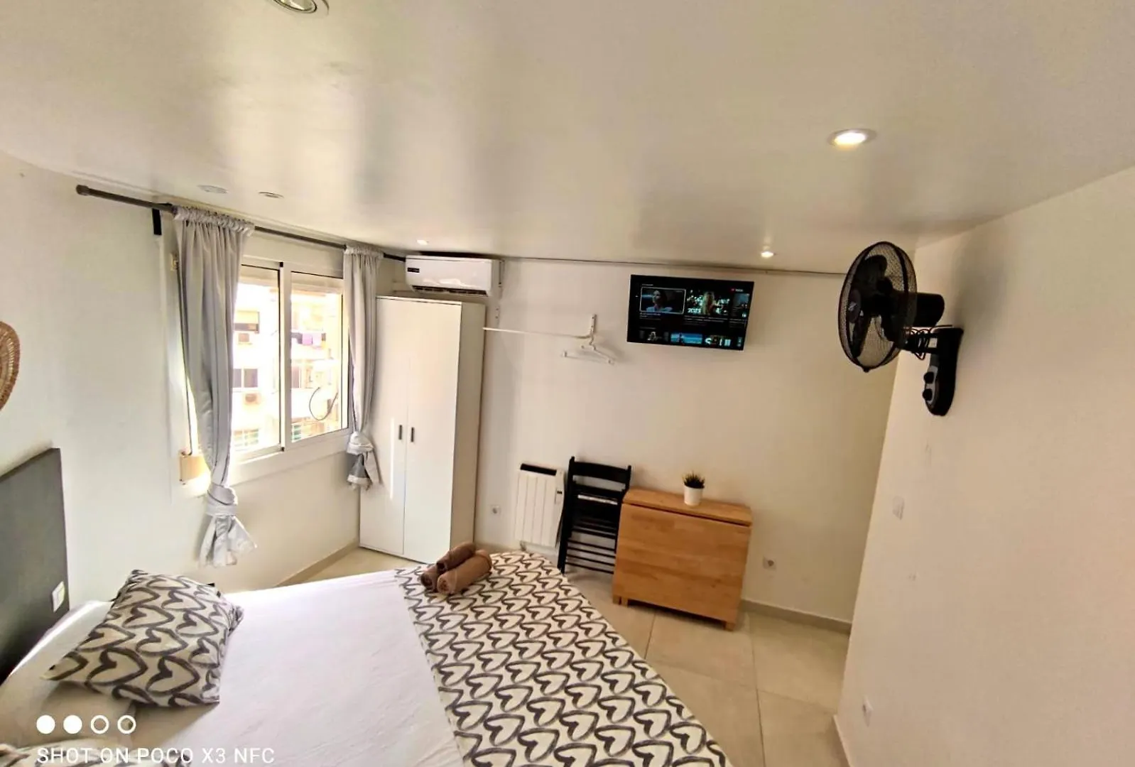 Apartamentos Con Bano Privado Frente Al Metro L5 Barcelona-Hospitalet L'Hospitalet de Llobregat 0*,